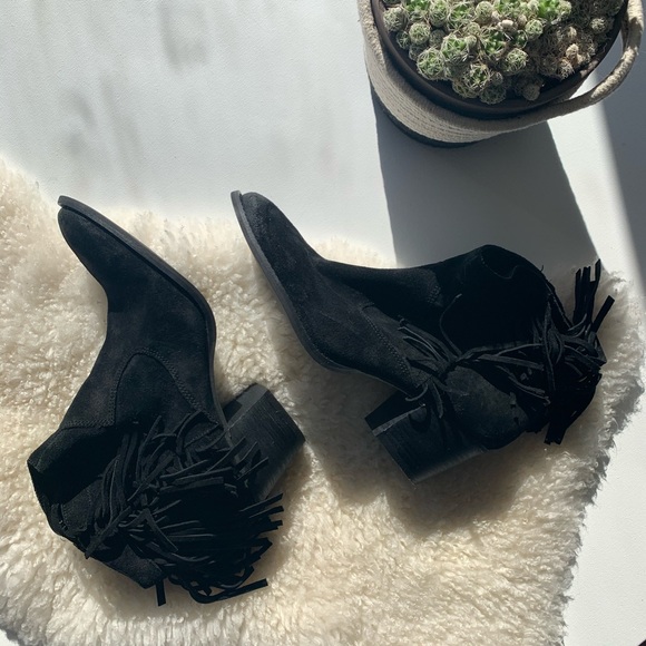 Marc Fisher 11 Black Sade Suede Fringe Ankle Boots - Picture 4 of 5